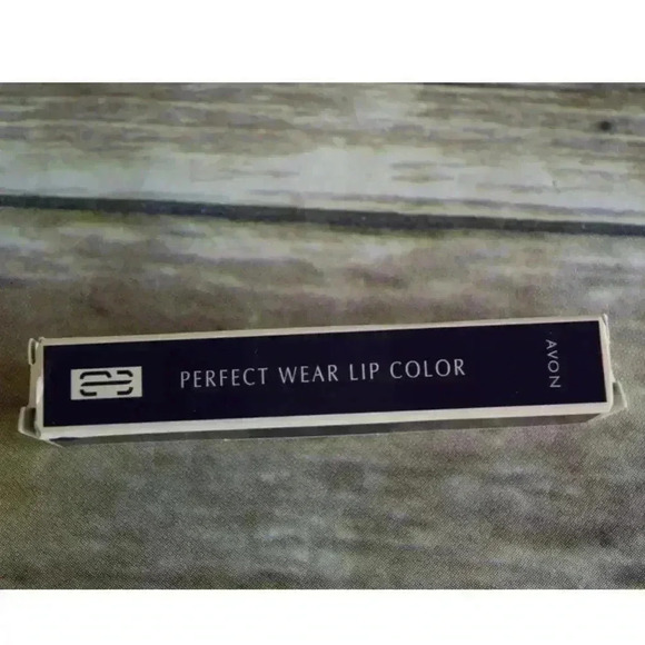 Avon Perfect Wear Lip Color  (Perfect Ruby) - Picture 5 of 5